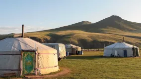 Jurten im Nationalpark in der Mongolei