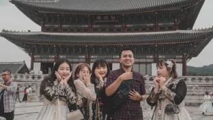 Indonesische Reisegruppe in Südkorea
