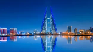 Skyline von Manama, Bahrain, bei Sonnenuntergang