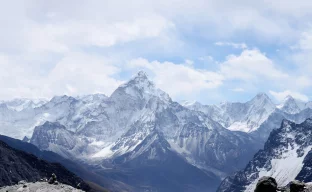 Bergpanorama in Nepal als Symbol für die Visumreform