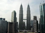 Skyline von Kuala Lumpur mit Petronas Towers in Malaysia