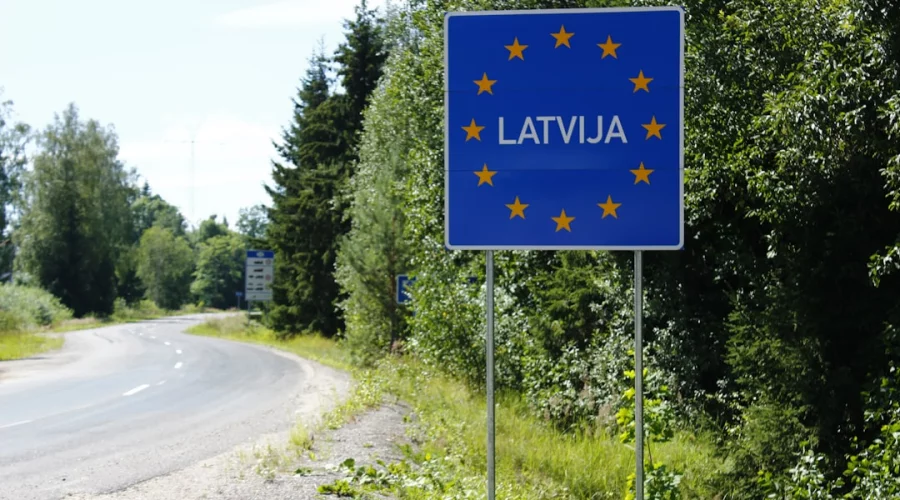 Lettland verabschiedet neues Einwanderungsgesetz mit strengeren Kontrollen ab 2027