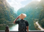 Reisende in Vietnam mit Sicherheitsinformationen
