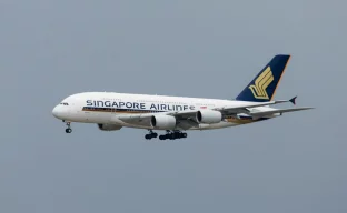 Singapore Airlines Flugzeug am Flughafen