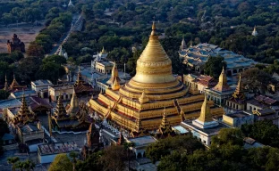 Blick auf Myanmar mit der Shwedagon-Pagode in Rangun
