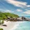 Tropischer Strand auf den Seychellen mit Granitfelsen