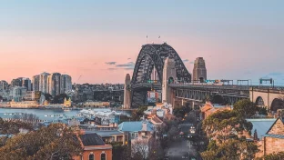 Skyline von Sydney mit Harbour Bridge in Australien