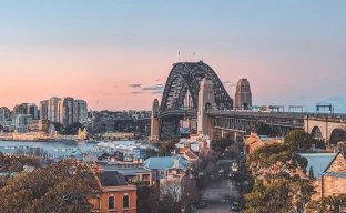 Skyline von Sydney mit Harbour Bridge in Australien