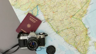 Reisepass und elektronisches Visum-Dokument für Indien