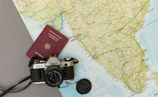Reisepass und elektronisches Visum-Dokument für Indien