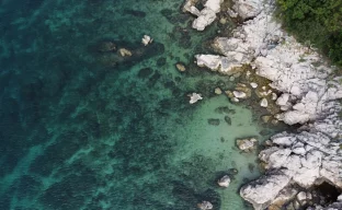 Küste Kroatiens mit Blick auf die Adria
