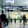 Reisende am Flughafen in Japan bei der Einreisekontrolle