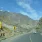 Karakorum-Highway in Pakistan vor Bergkulisse