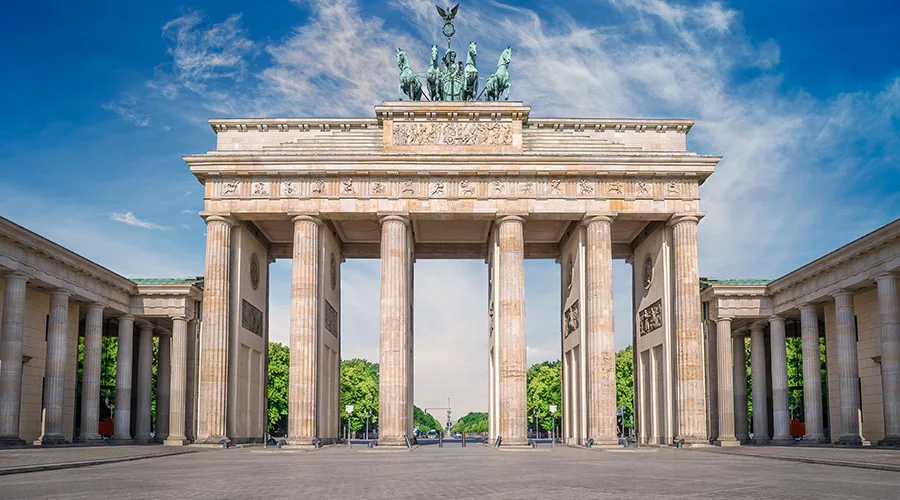 Deutschland hat visumfreien Transit für Inhaber indischer Pässe genehmigt