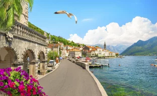 Wunderschöne Bucht in Perast
