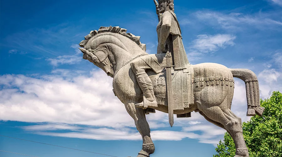 Georgien führt ab 2026 eine obligatorische Krankenversicherung für Touristen ein