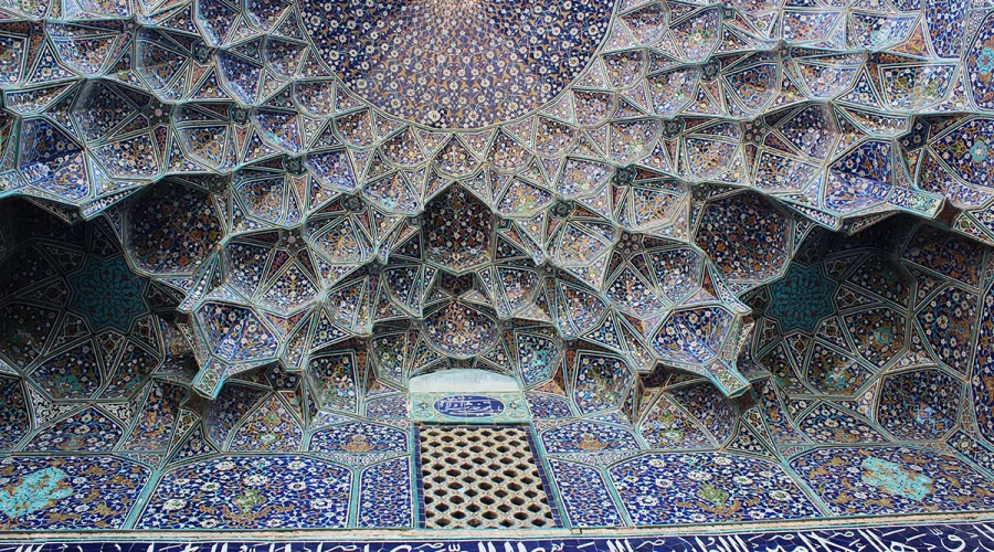Iran verschärft Visakontrollen für russische Touristen